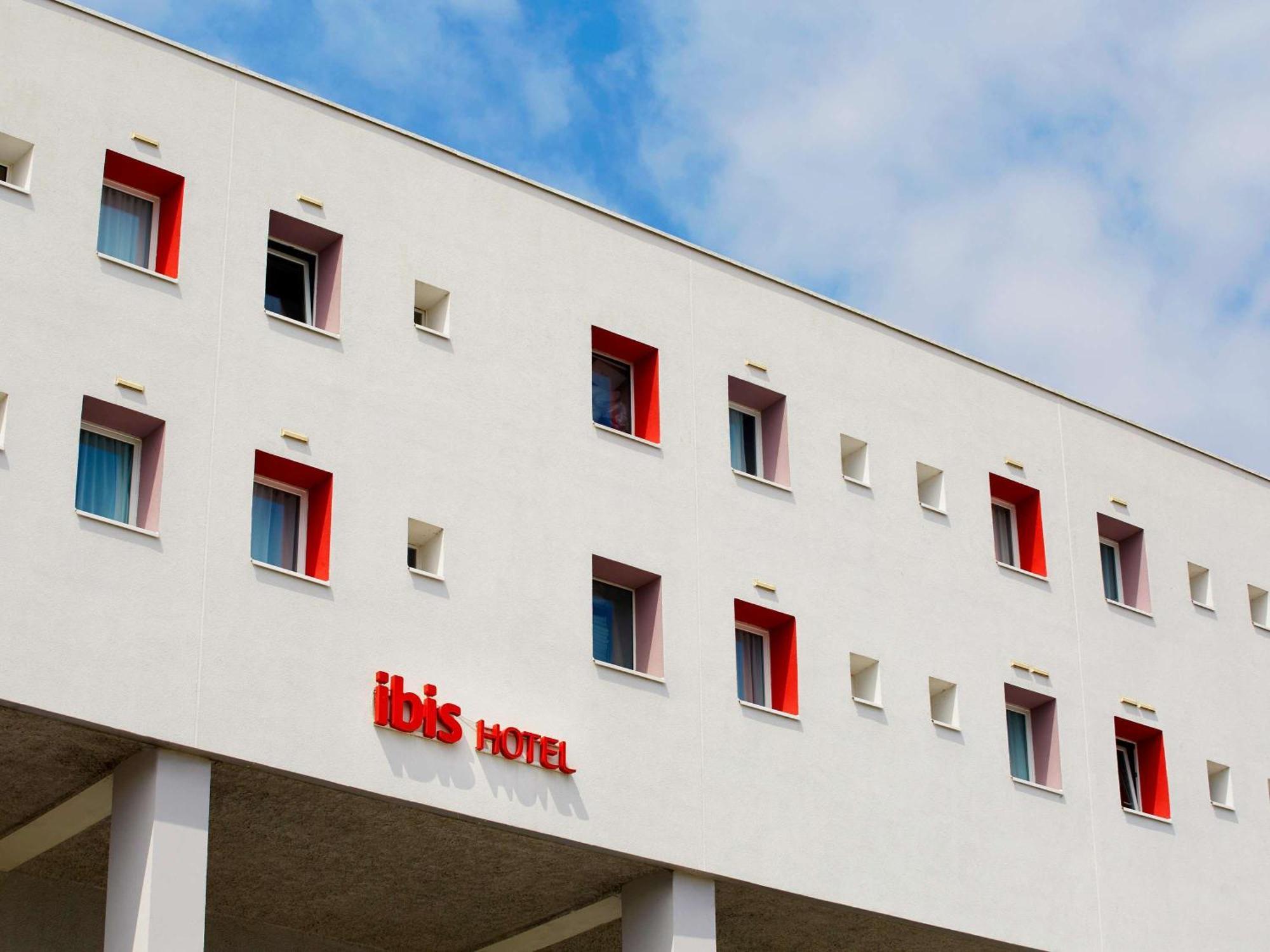 Ibis Lorient Centre Gare Hotel Exterior foto
